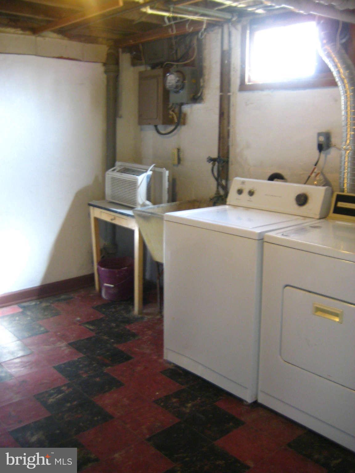 707 Dorchester Road Baltimore, MD 21229 - Photo 12 of 21 Basement