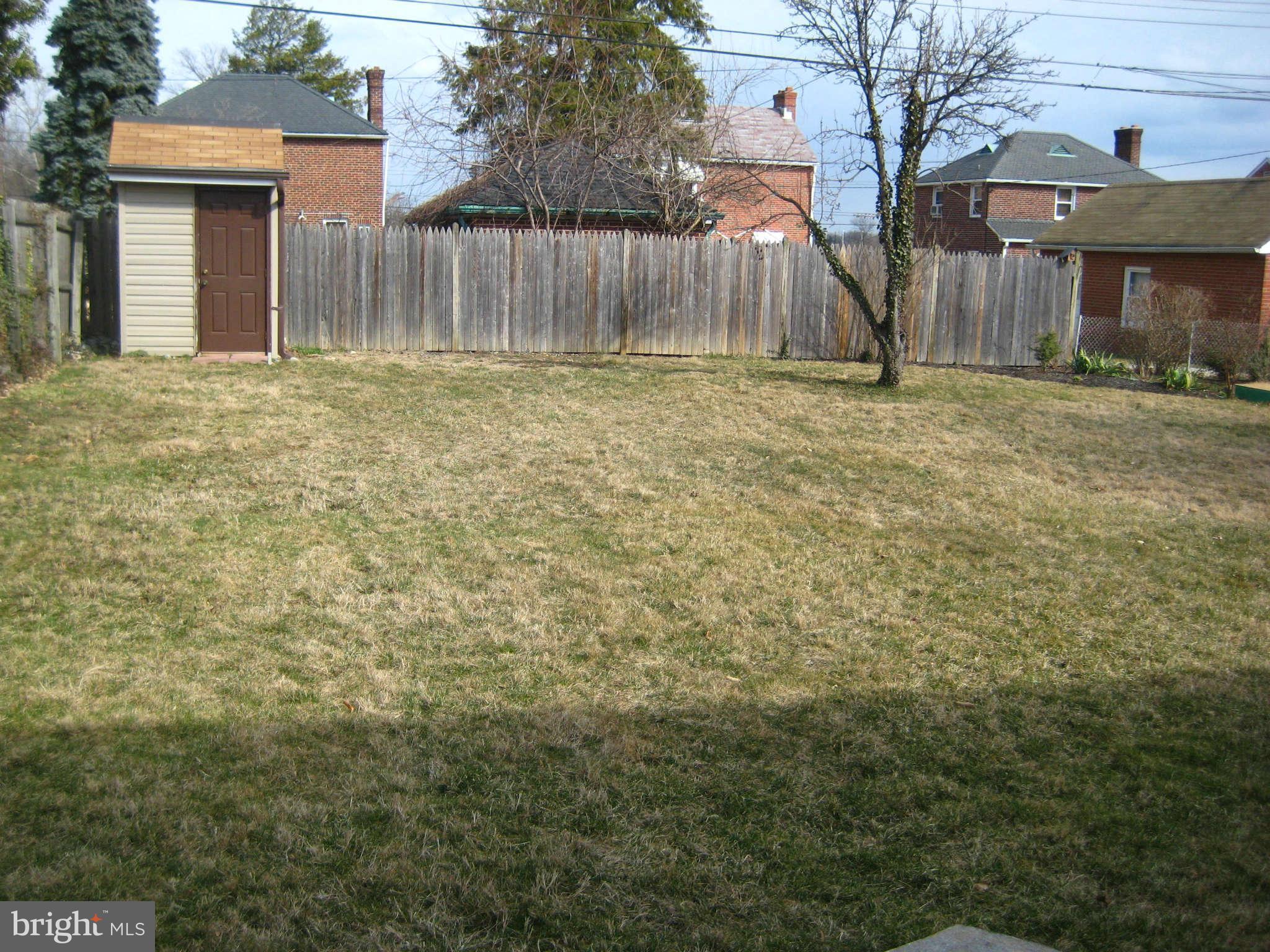 707 Dorchester Road Baltimore, MD 21229 - Photo 13 of 21 Exterior (Rear)
