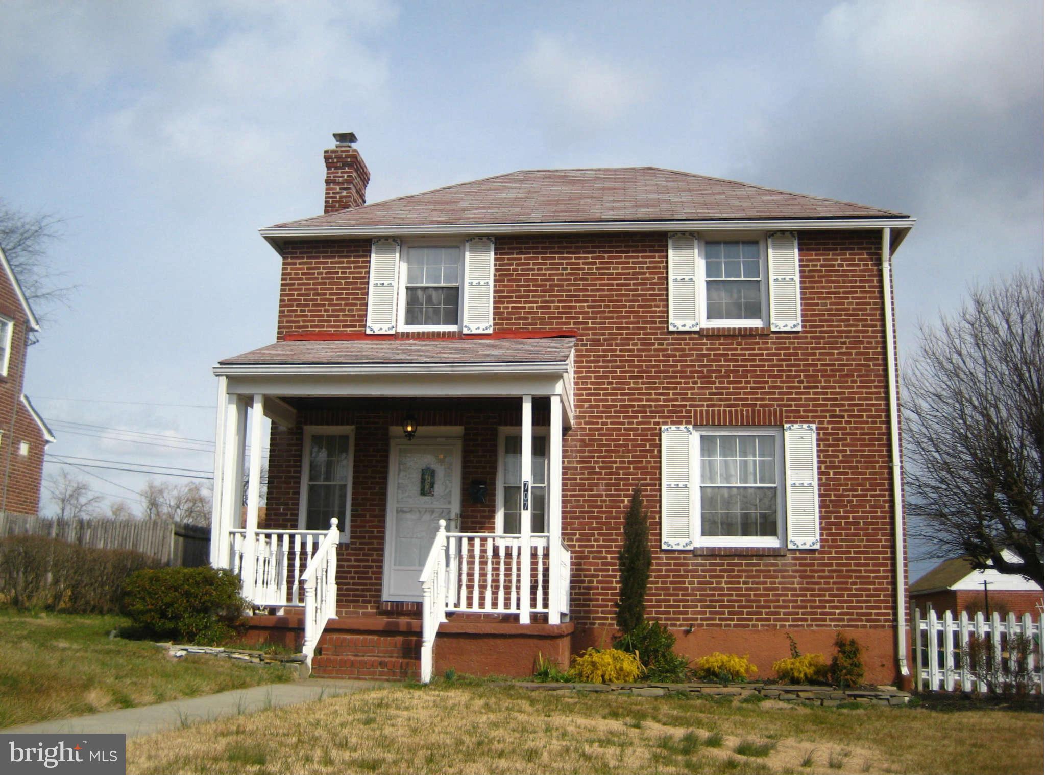 707 Dorchester Road Baltimore, MD 21229 - Photo 16 of 21 Exterior (Front)