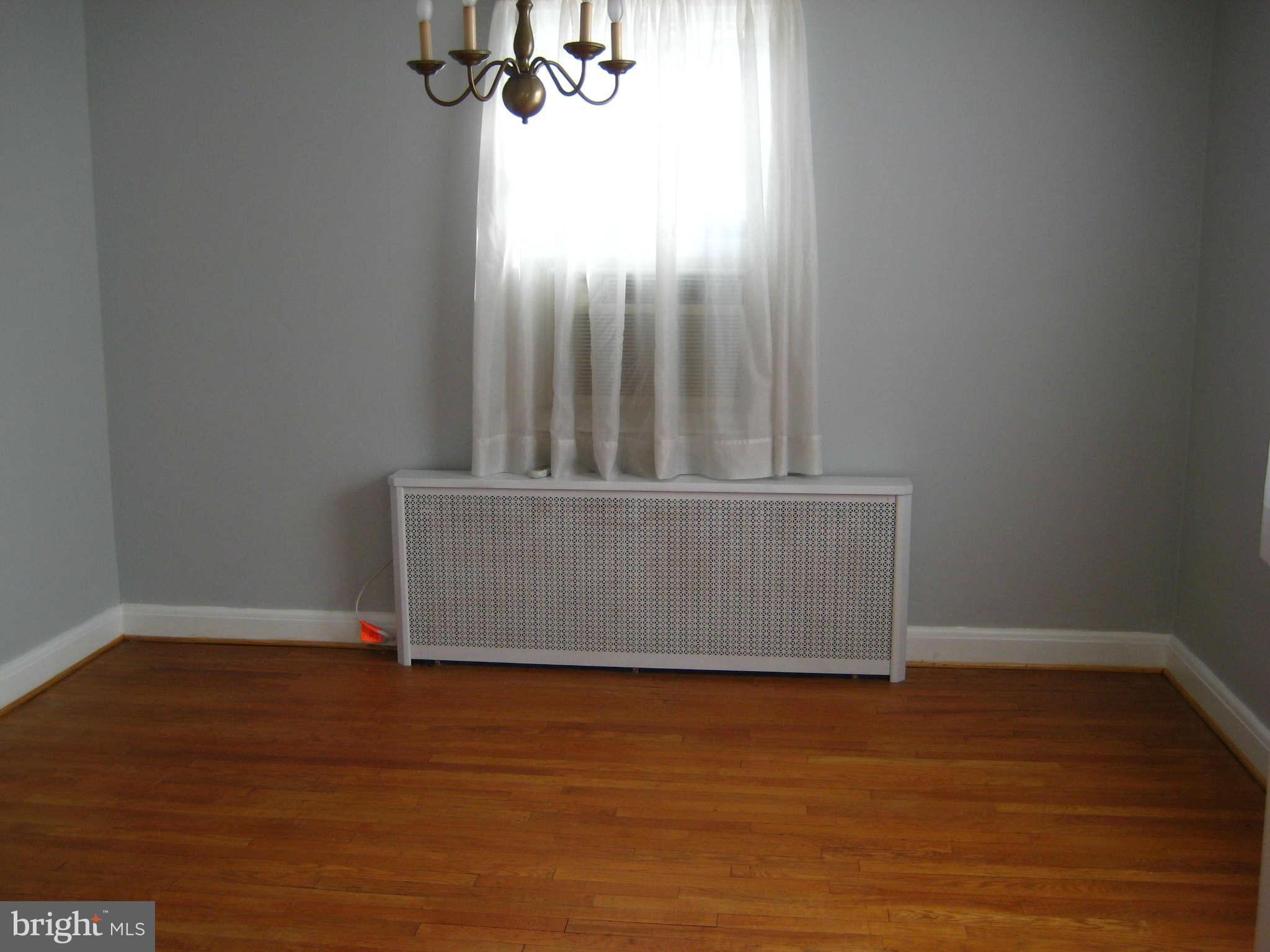 707 Dorchester Road Baltimore, MD 21229 - Photo 6 of 21 Dining Room