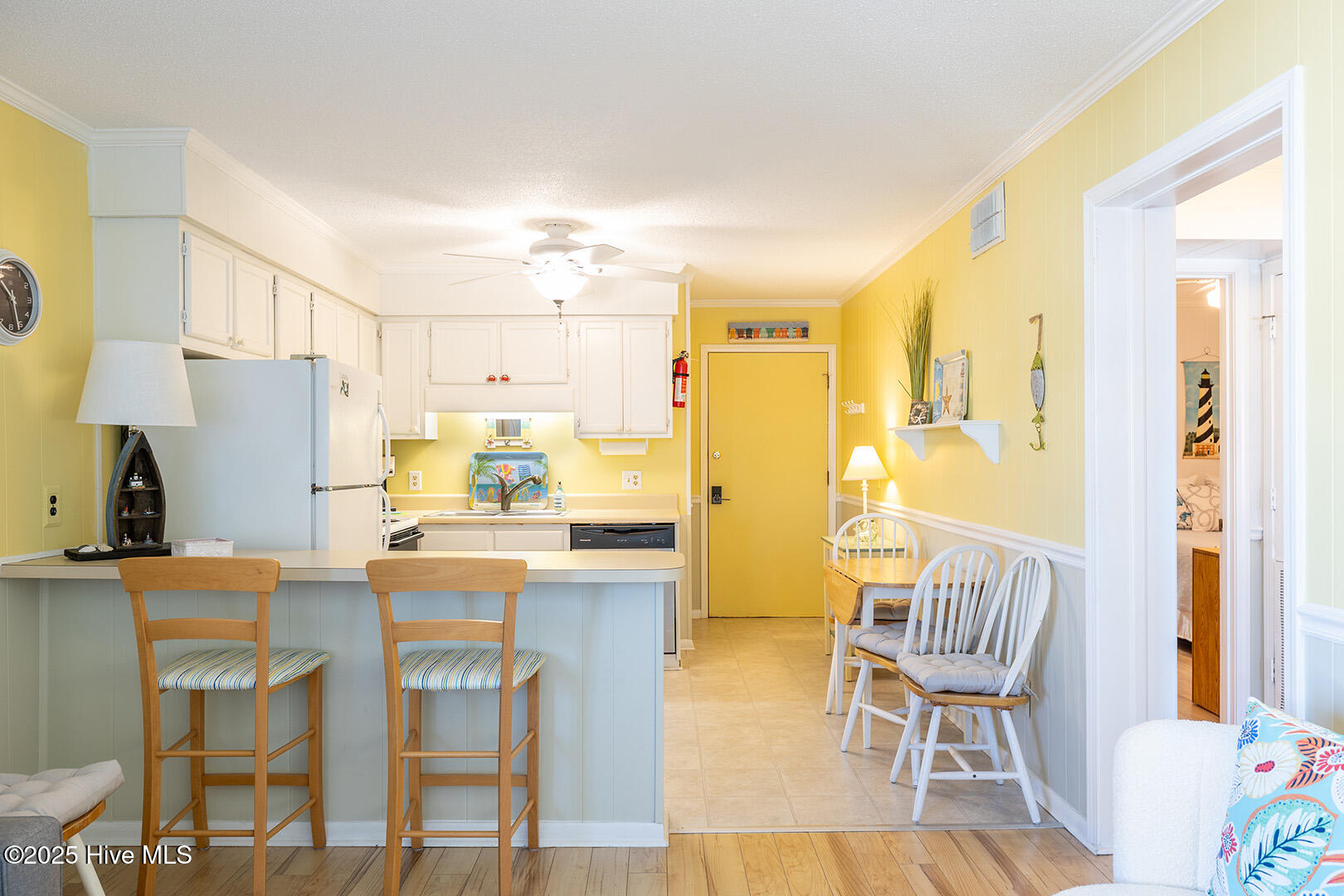 301 Commerce Way, Unit 350 Atlantic Beach, NC 28512 - Photo 8 of 23 Kitchen 3