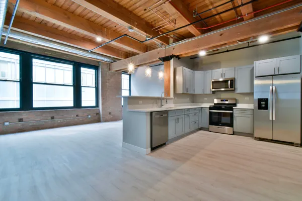 $2,800 | 11 East Illinois Street, Unit 302, Chicago, IL 60611