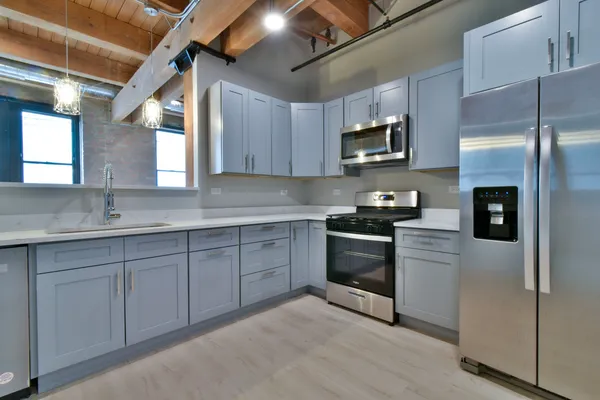 $2,800 | 11 East Illinois Street, Unit 302, Chicago, IL 60611
