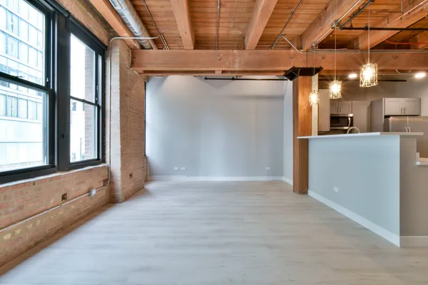 $2,800 | 11 East Illinois Street, Unit 302, Chicago, IL 60611