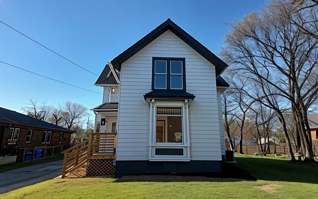 $159,999 | 1520 North Rockton Avenue, Rockford, IL 61103