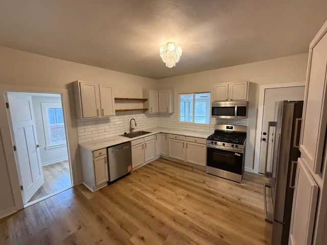 $159,999 | 1520 North Rockton Avenue, Rockford, IL 61103