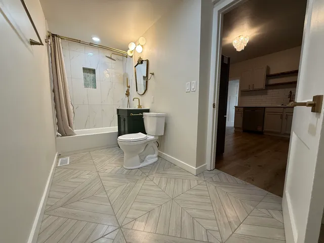 $159,999 | 1520 North Rockton Avenue, Rockford, IL 61103