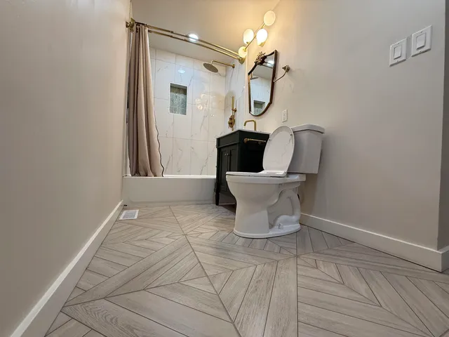 $159,999 | 1520 North Rockton Avenue, Rockford, IL 61103