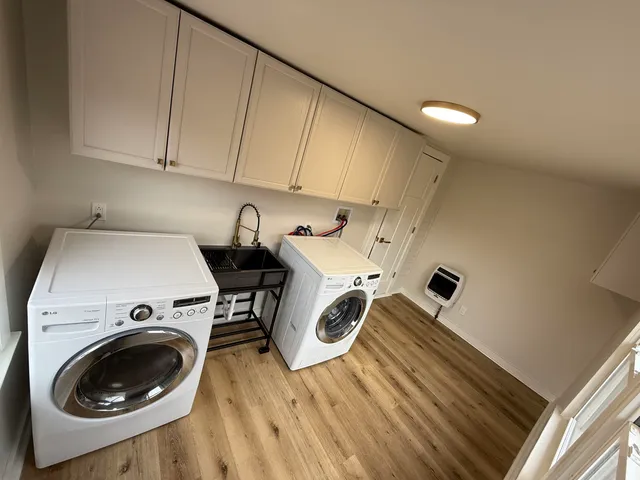 $159,999 | 1520 North Rockton Avenue, Rockford, IL 61103