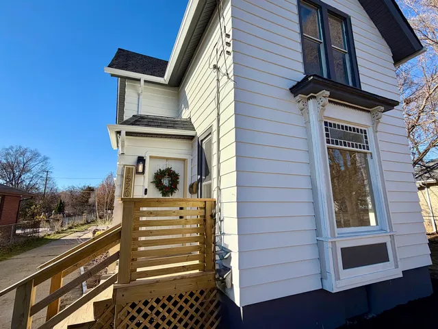 $159,999 | 1520 North Rockton Avenue, Rockford, IL 61103