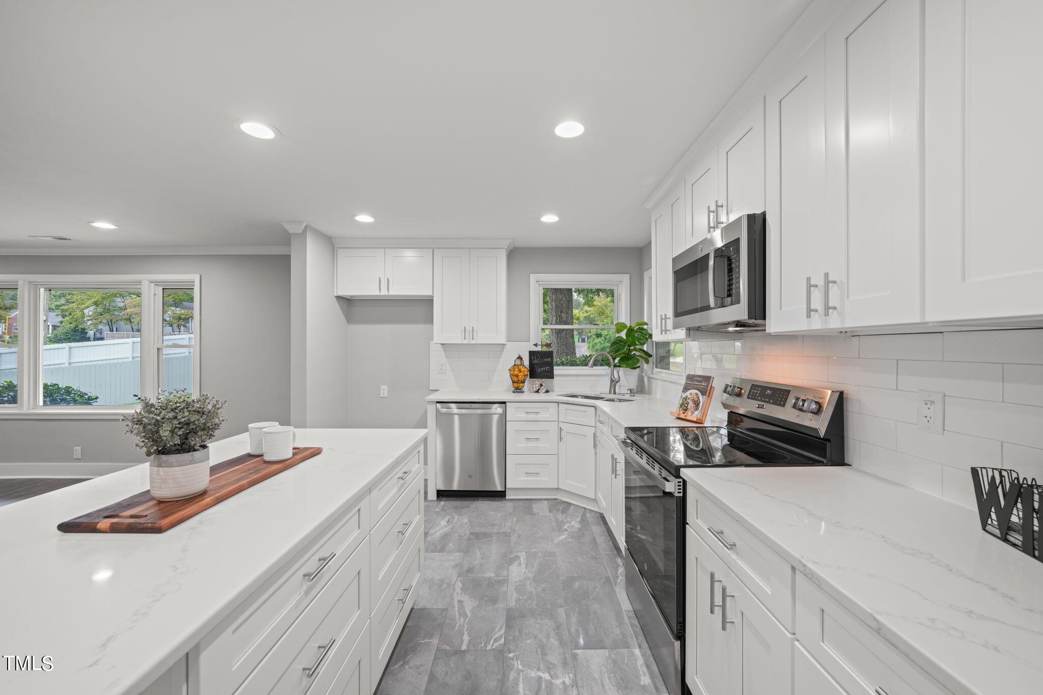 2906 Barmettler Street Raleigh, NC 27607 - Photo 7 of 29 11-web-or-mls-DSC00720