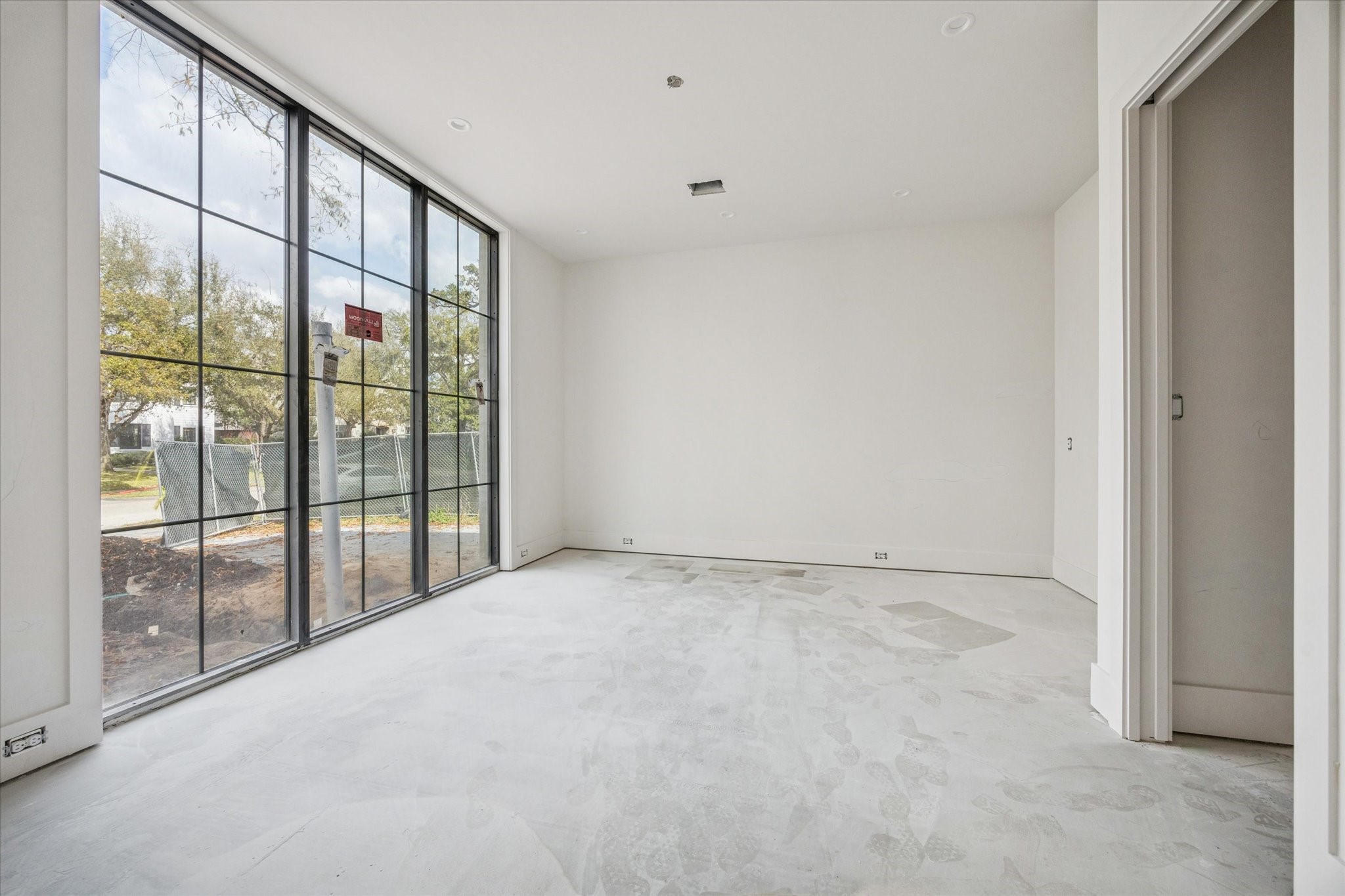 2217 Pelham Drive Houston, TX 77019 - Photo 10 of 21 Large study or spare bedroom with en-suite bath.