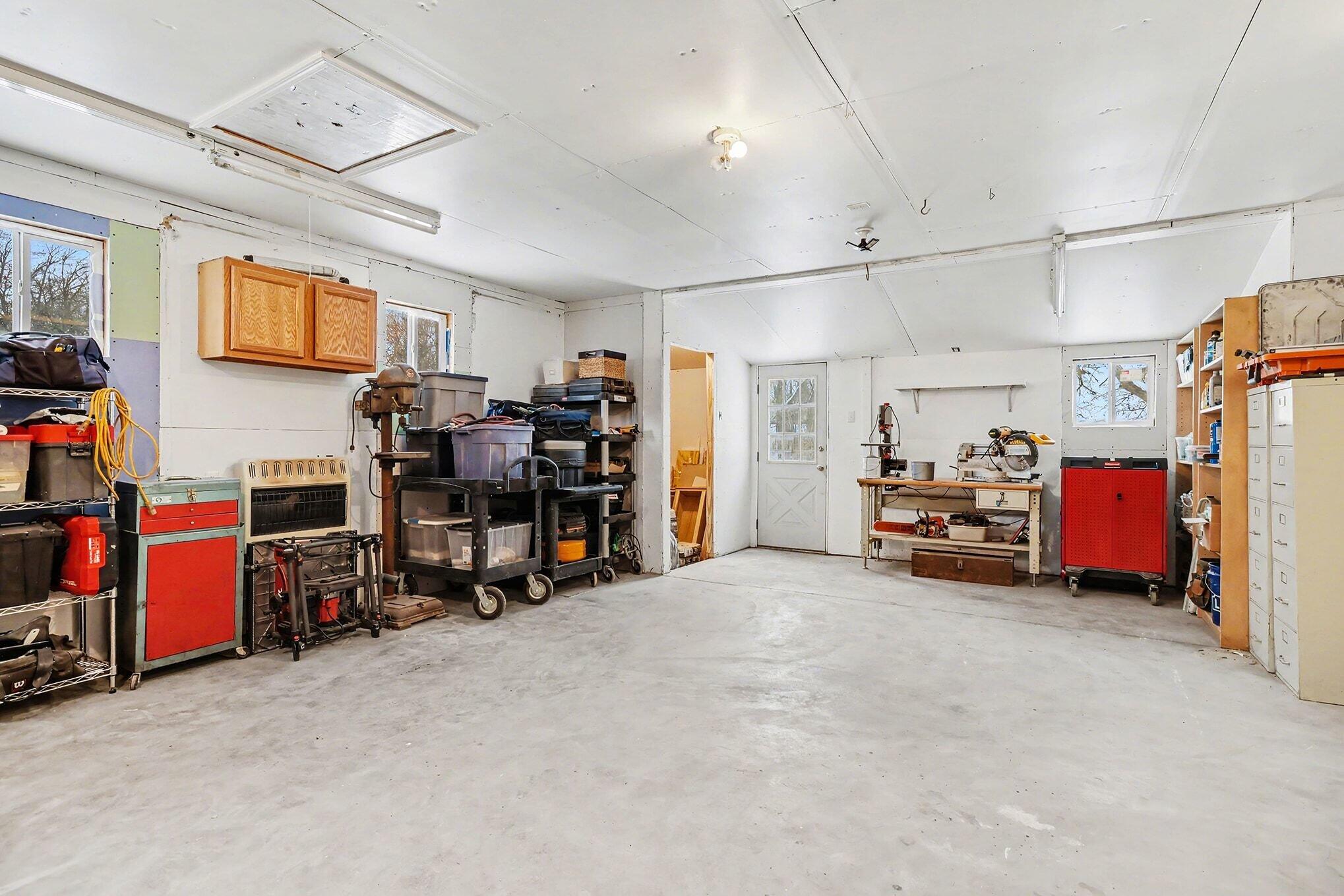 2904 Grace Road Kalamazoo, MI 49006 - Photo 34 of 36 032_file_7660