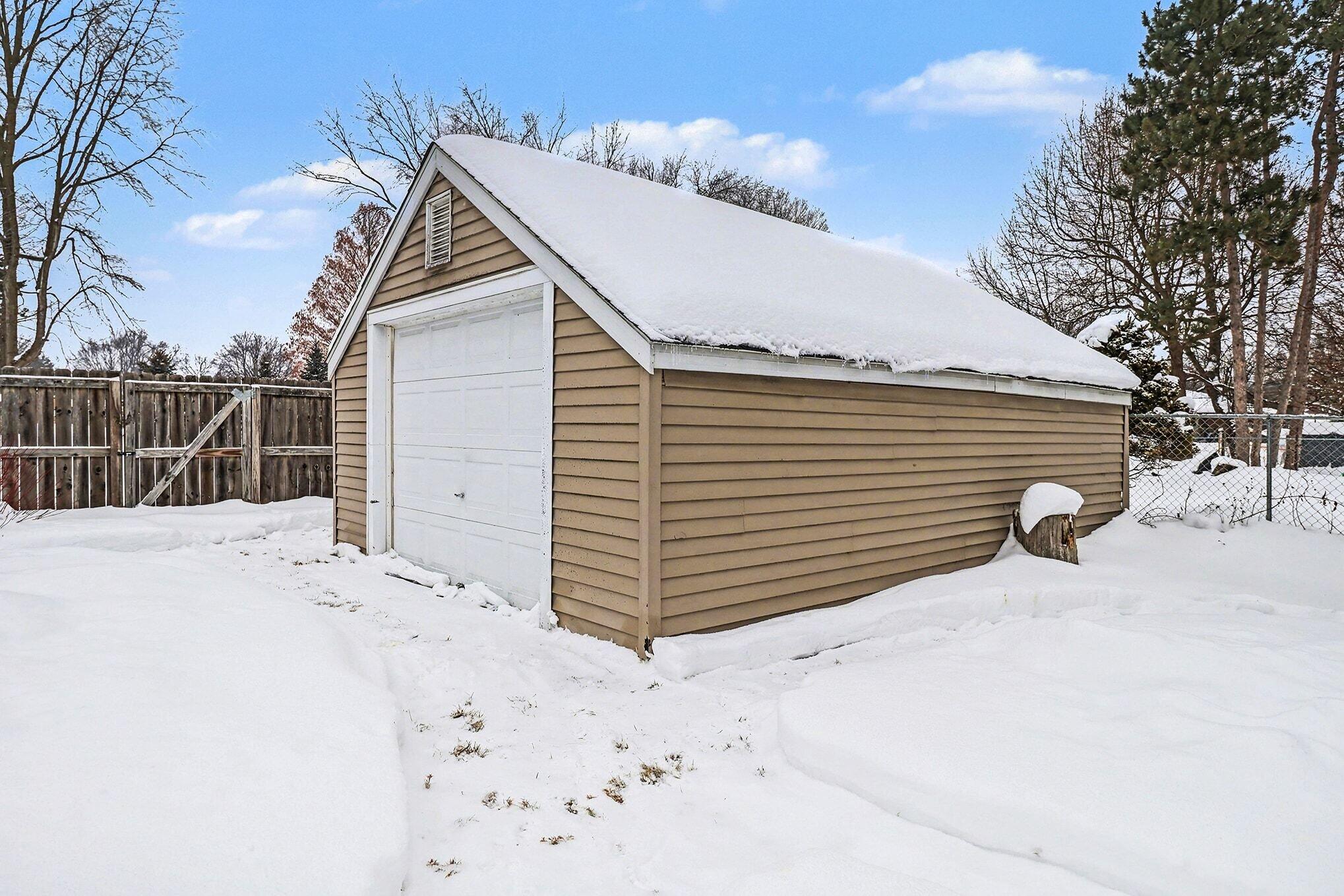 2904 Grace Road Kalamazoo, MI 49006 - Photo 36 of 36 036_file_2275