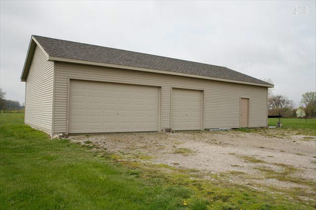 3733 West Albain Road Monroe, MI 48161 - Photo 19 of 20 6-Car Garage