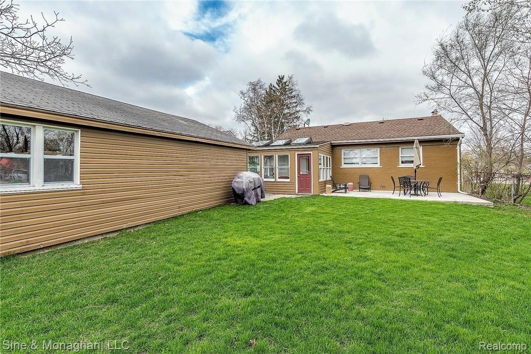 4115 Buckingham Road Royal Oak, MI 48073 - Photo 22 of 22 Nice sized yard