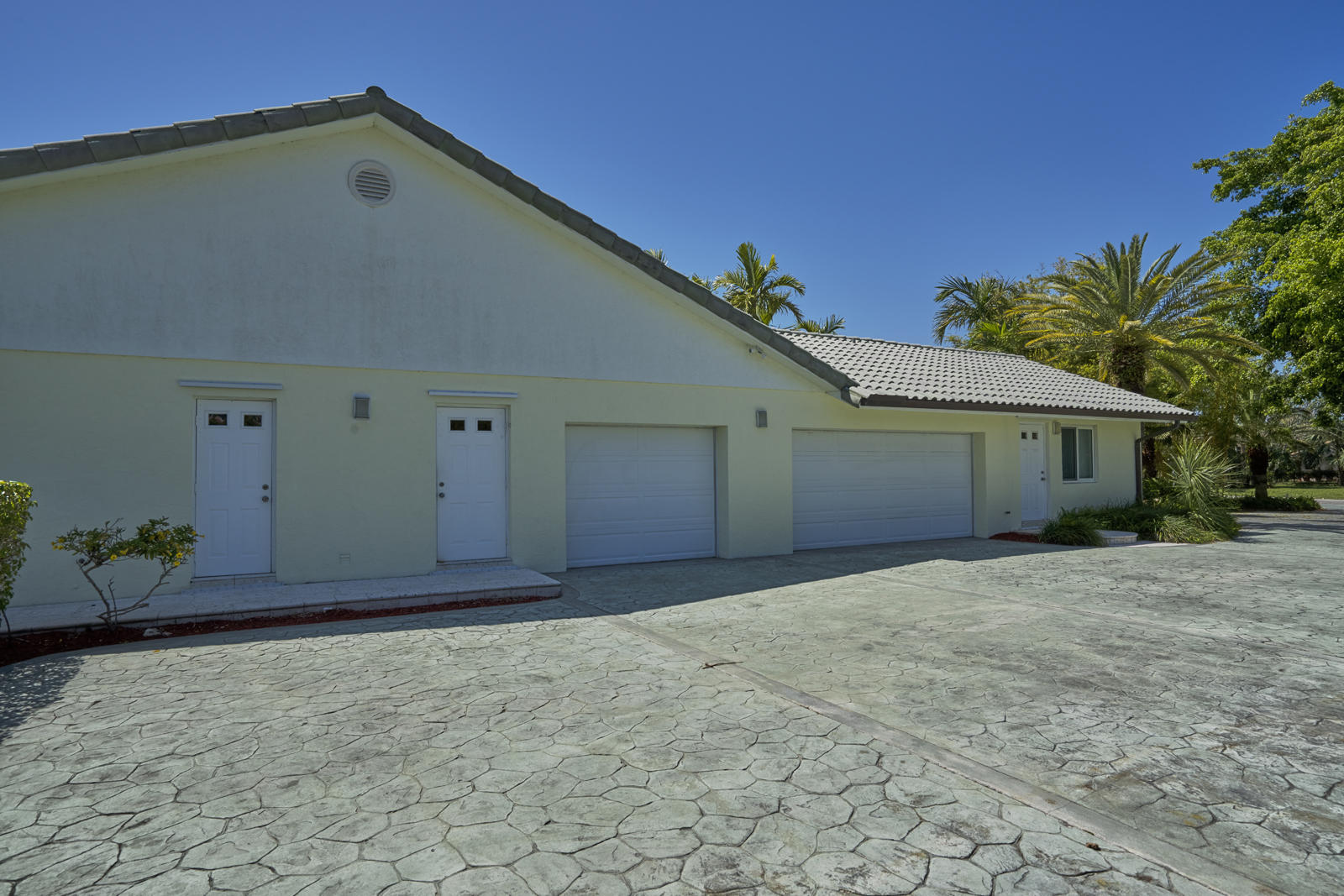 23429 Rio Del Mar Drive Boca Raton, FL 33486 - Photo 24 of 52 14