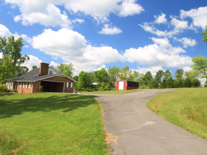 115 Everhart Road Tellico Plains, TN 37385 - Photo 11 of 37 IMG_1077