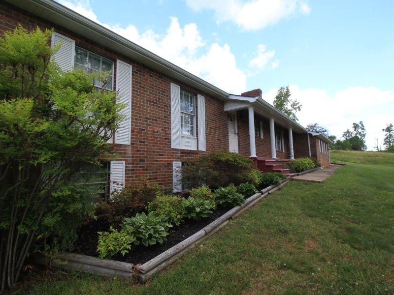 115 Everhart Road Tellico Plains, TN 37385 - Photo 3 of 37 IMG_1053