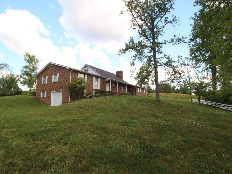 115 Everhart Road Tellico Plains, TN 37385 - Photo 4 of 37 IMG_1044
