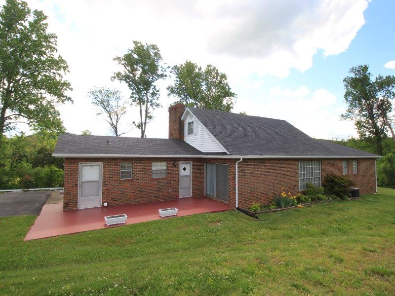 115 Everhart Road Tellico Plains, TN 37385 - Photo 7 of 37 IMG_1059
