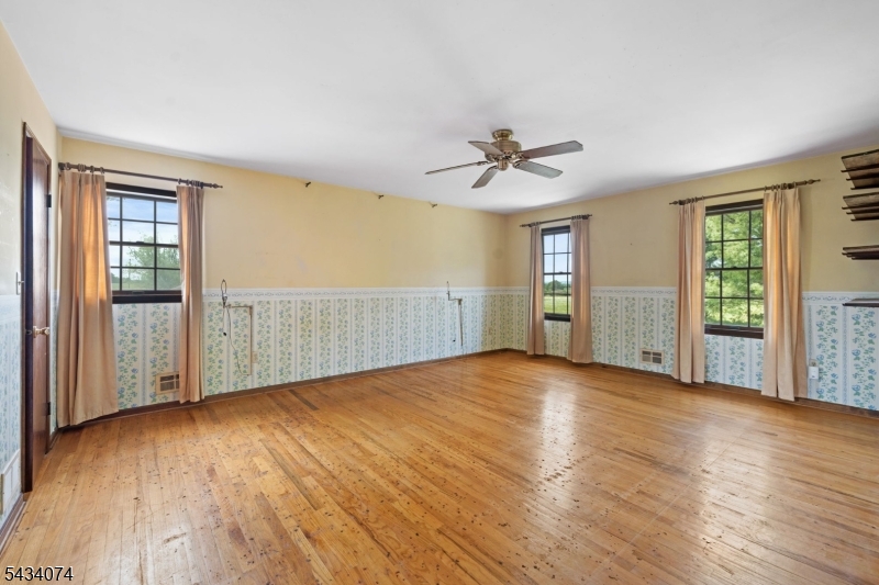 42 Higginsville Road Neshanic Station, NJ 08853 - Photo 23 of 33