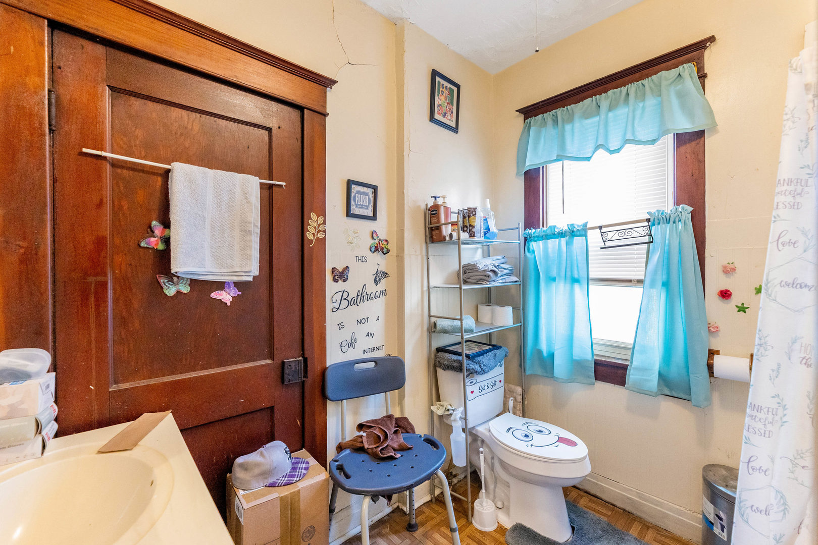 436 South 4th Avenue Kankakee, IL 60901 - Photo 15 of 32 a bathroom with a sink toilet and shower