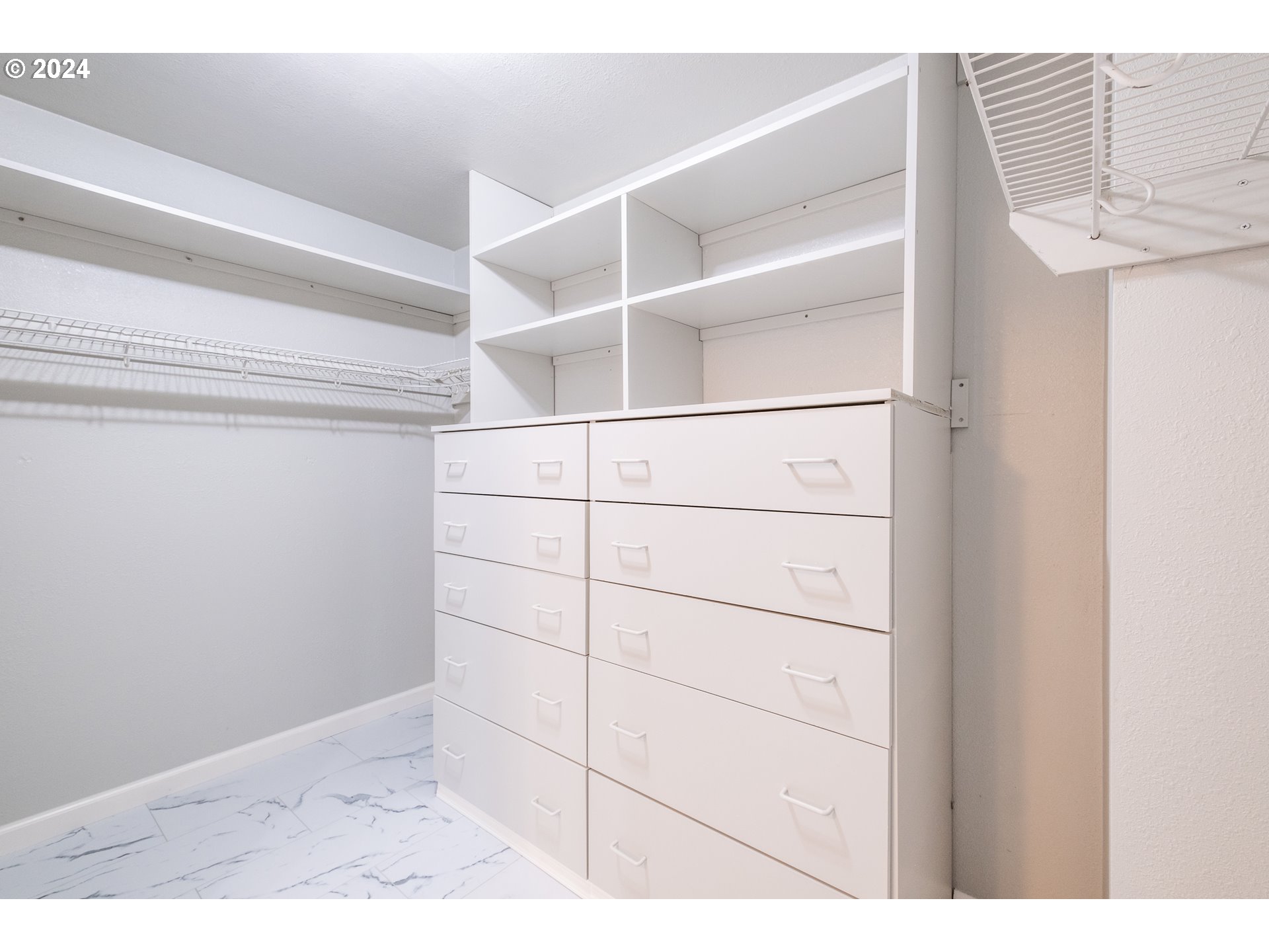 30521 Rancho Road Lebanon, OR 97355 - Photo 21 of 39 a view of an empty walk in closet
