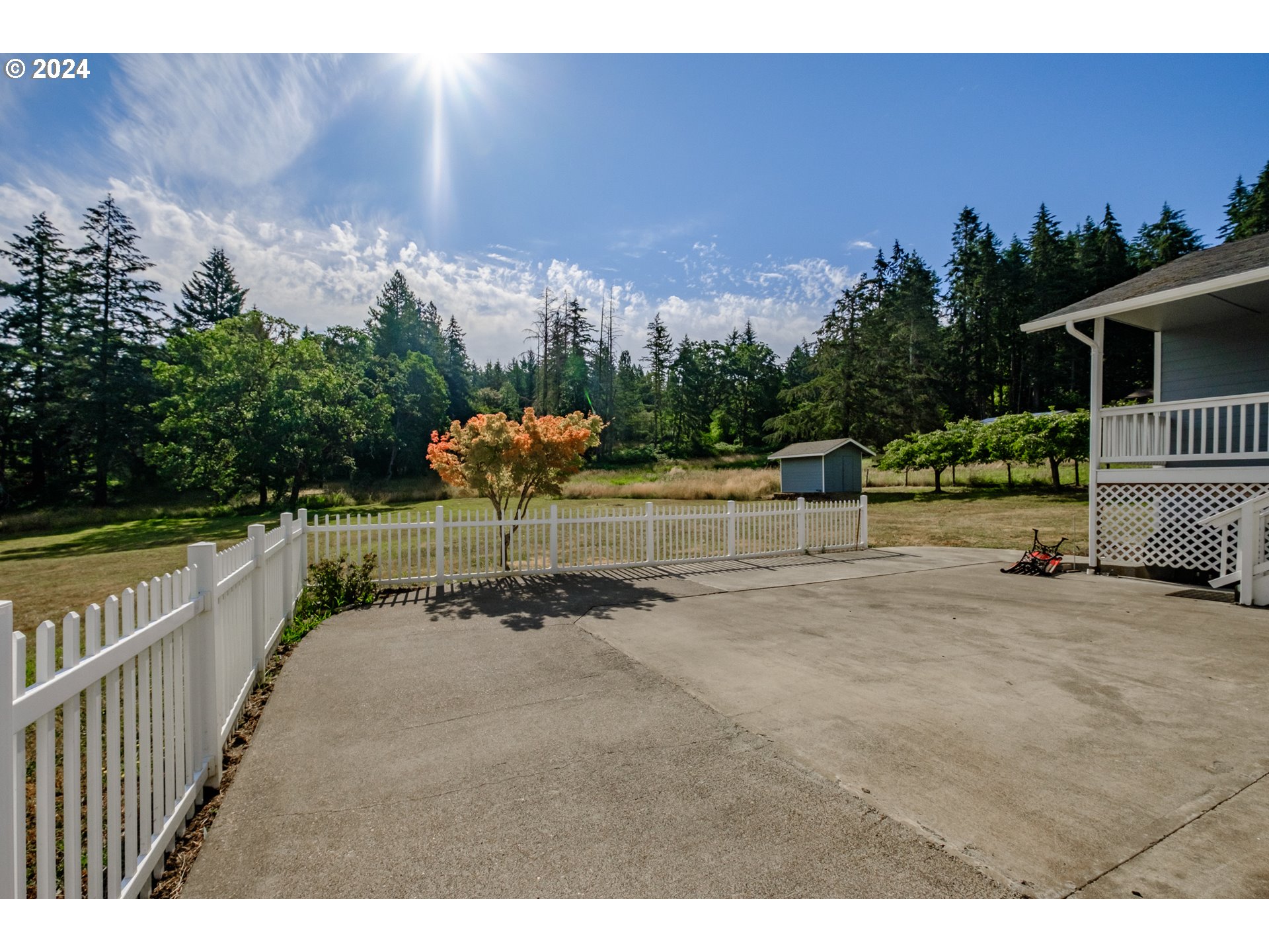 30521 Rancho Road Lebanon, OR 97355 - Photo 37 of 39 a view of a basketball court