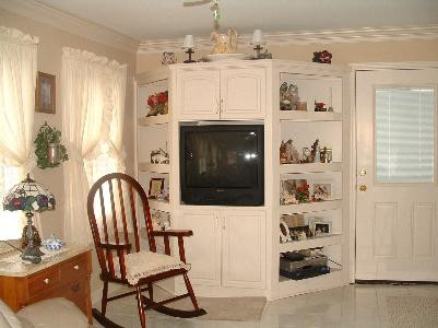 681 Ardery Road Paris, KY 40361 - Photo 11 of 13 DEN WITH BUILT-IN RECREATION CENTER
