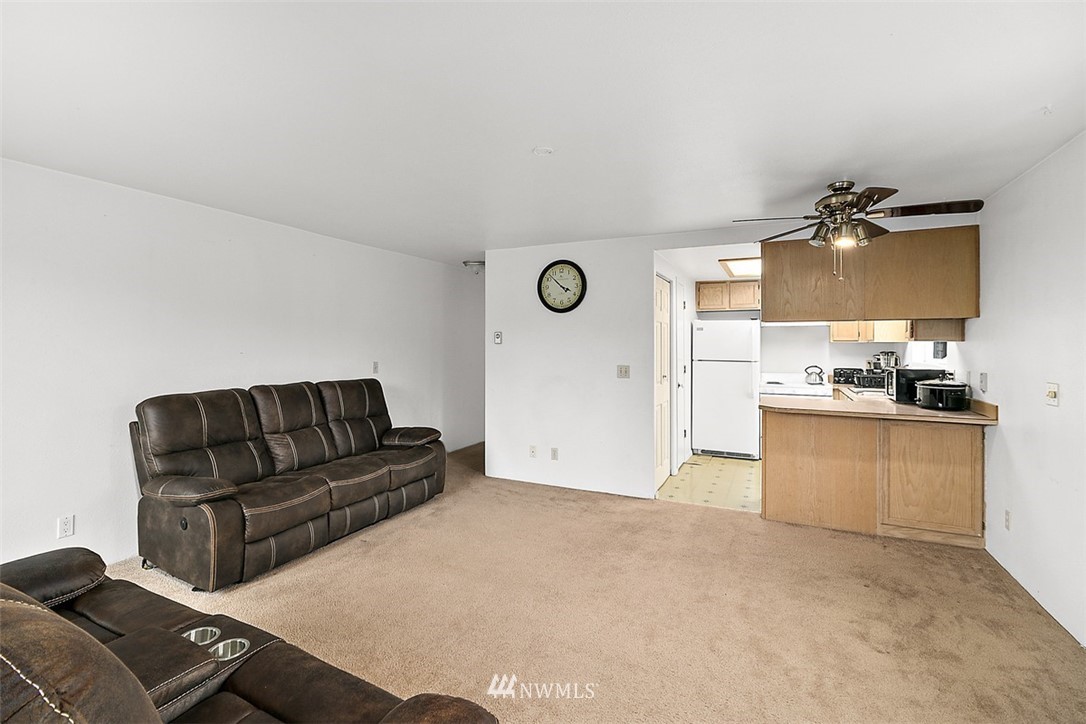 3101 Northeast 13th Street Renton, WA 98056 - Photo 3 of 20 Gallery Image 3