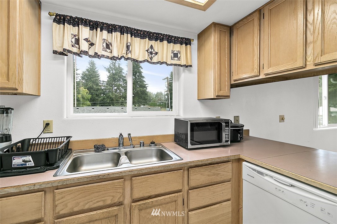 3101 Northeast 13th Street Renton, WA 98056 - Photo 8 of 20 Gallery Image 8