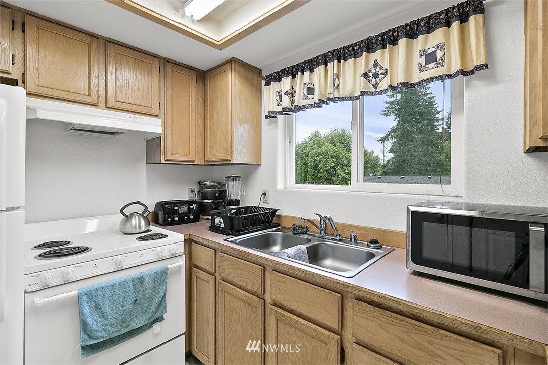 3101 Northeast 13th Street Renton, WA 98056 - Photo 9 of 20 Gallery Image 9