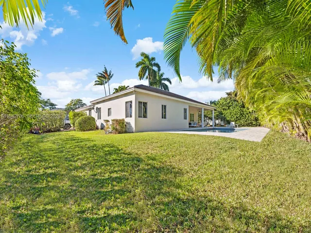 $1,449,000 | 8945 Southwest 162nd Terrace, Palmetto Bay, FL 33157