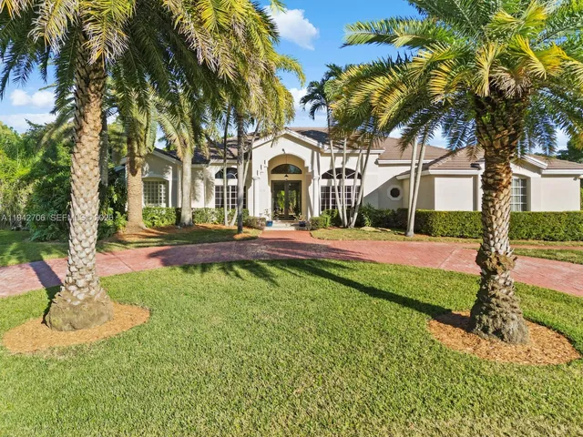 $1,449,000 | 8945 Southwest 162nd Terrace, Palmetto Bay, FL 33157