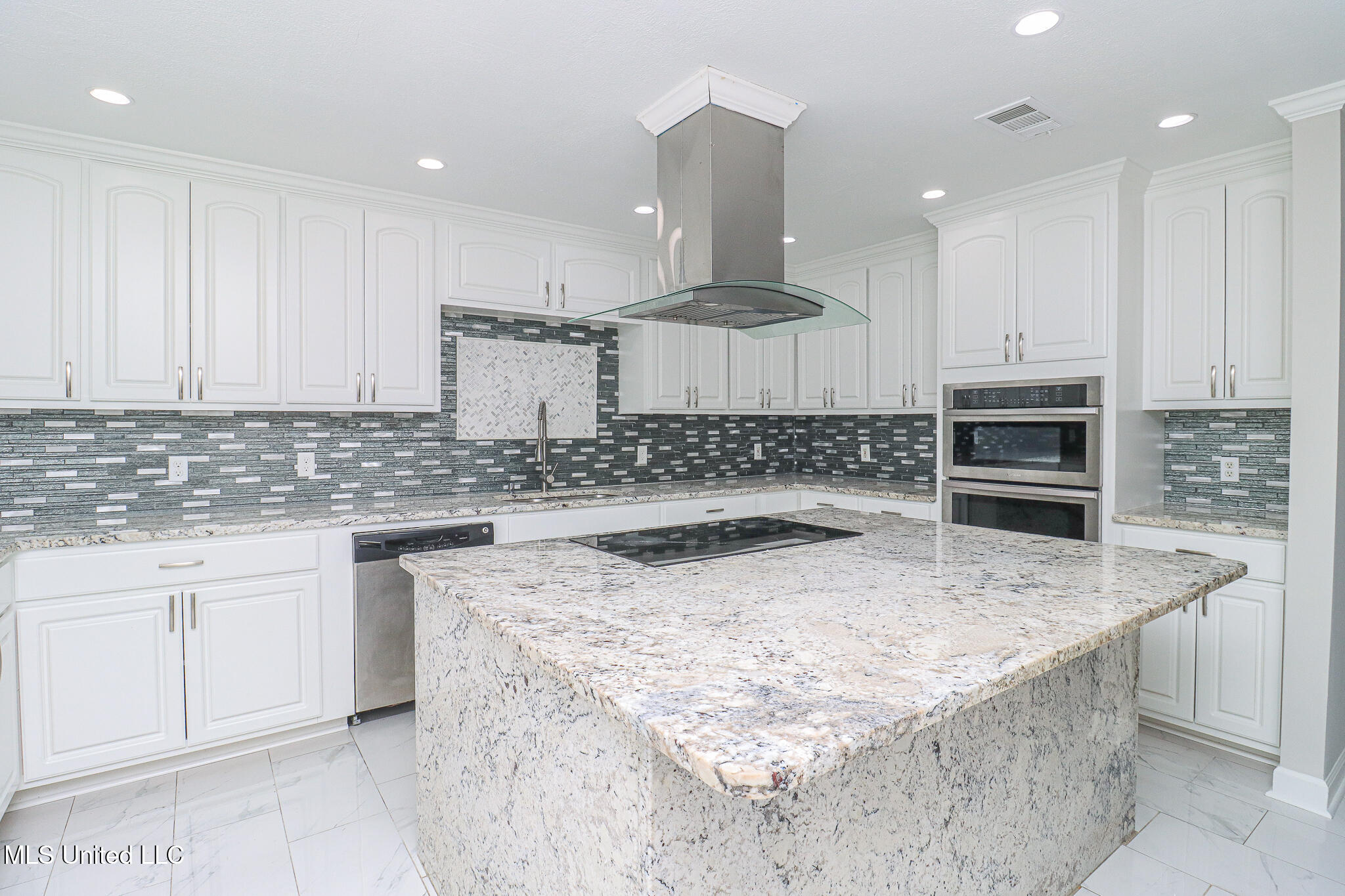 1609 Melrose Place Clinton, MS 39056 - Photo 10 of 36 1609 Melrose 12