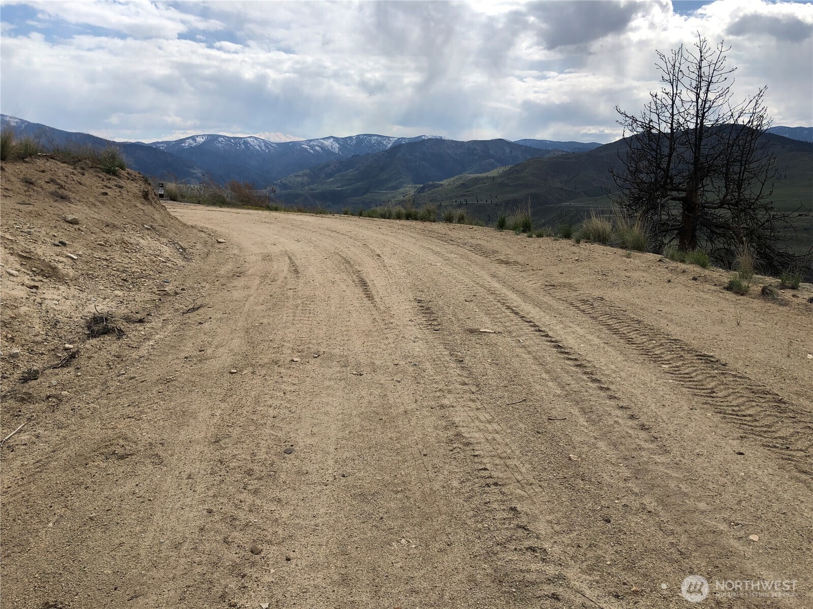 1 Riverbend Overlook Methow, WA 98834 - Photo 20 of 21 a view of mountain with wooden fence