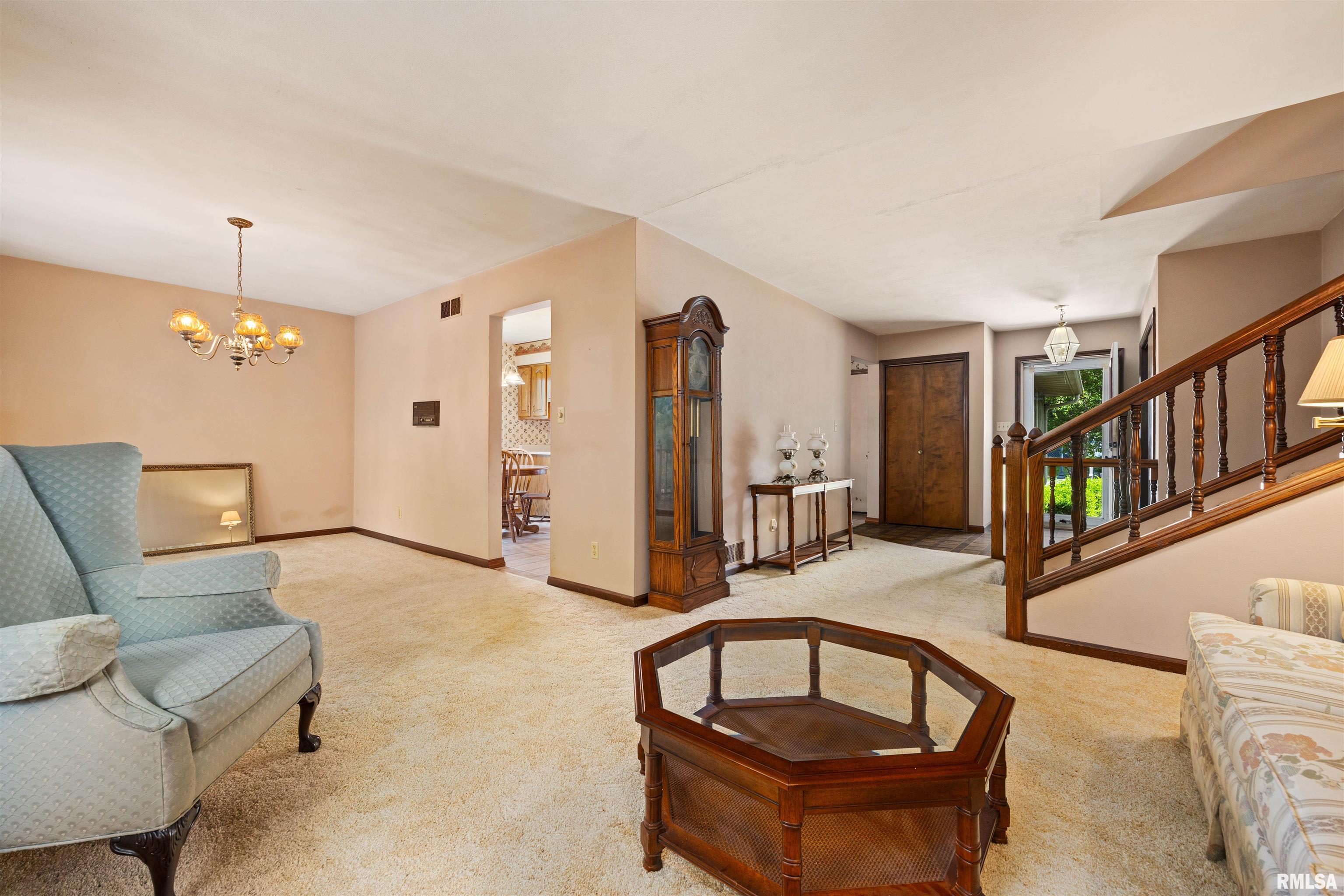 6307 North Post Oak Road Peoria, IL 61615 - Photo 13 of 45