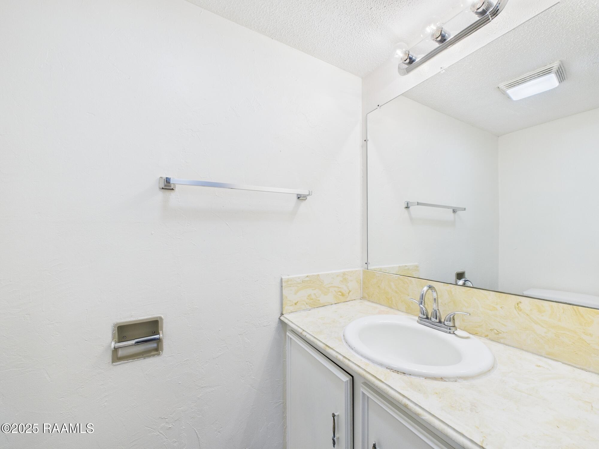 114 Country, Unit C Lafayette, LA 70508 - Photo 15 of 15 CAM04246G0-PR0175-STILL004