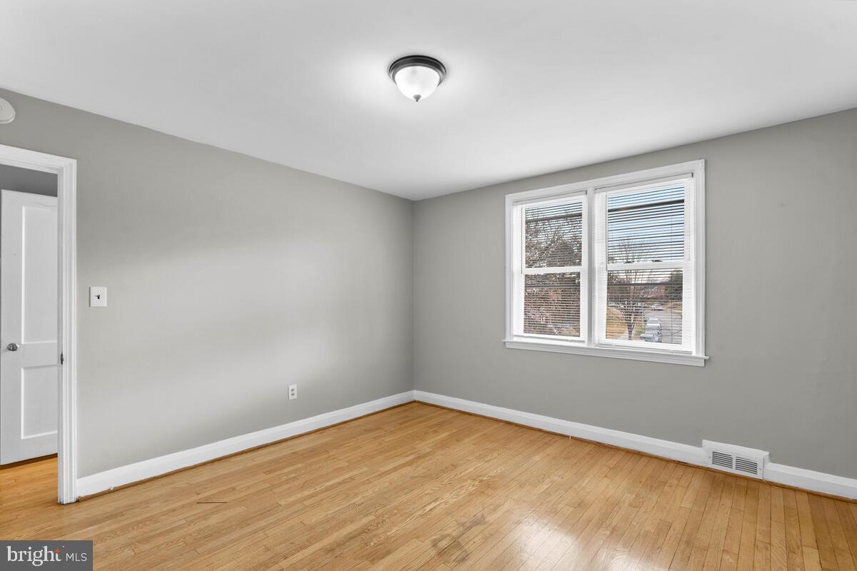 4926 Lindsay Road Baltimore, MD 21229 - Photo 22 of 37 BEDROOM 3