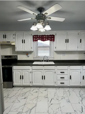 $350,000 | 9825 11000 North, Grant Park, IL 60940