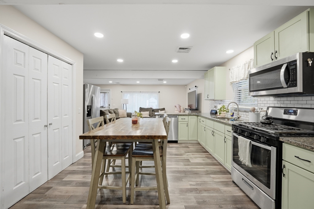 99 Lehigh Street Springfield, MA 01104 - Photo 12 of 25