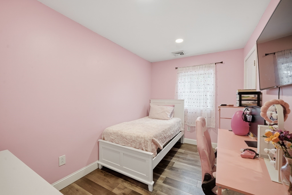 99 Lehigh Street Springfield, MA 01104 - Photo 17 of 25