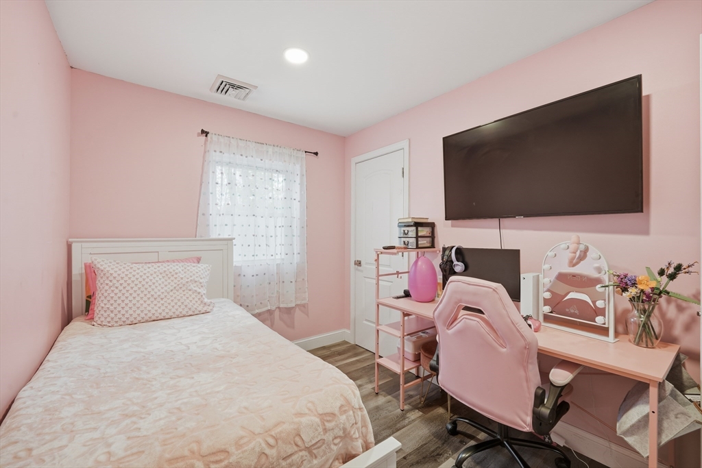 99 Lehigh Street Springfield, MA 01104 - Photo 20 of 25