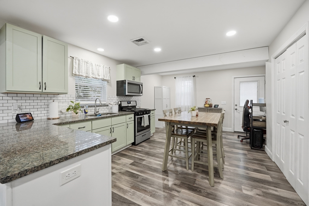 99 Lehigh Street Springfield, MA 01104 - Photo 10 of 25