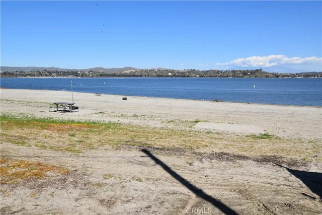$312,000 | 32976 Oleander Drive, Lake Elsinore, CA 92530