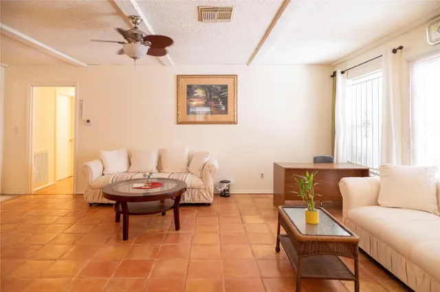 $299,900 | 8923 Hendon Lane, Houston, TX 77036