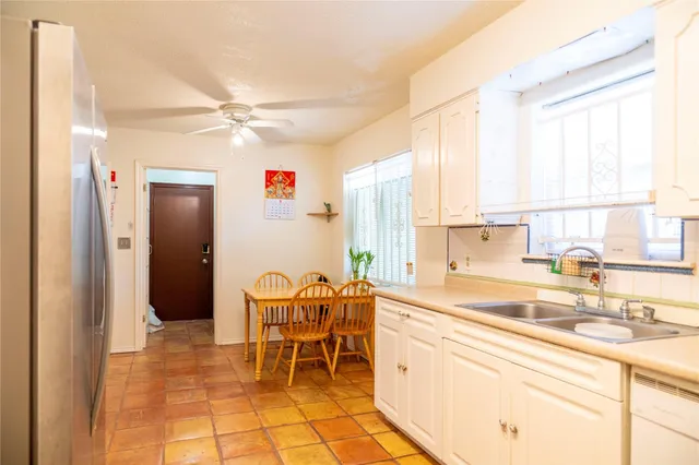 $299,900 | 8923 Hendon Lane, Houston, TX 77036