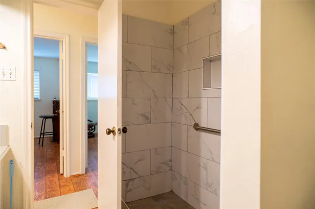 $299,900 | 8923 Hendon Lane, Houston, TX 77036