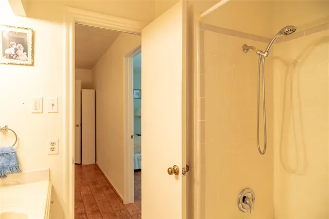 $299,900 | 8923 Hendon Lane, Houston, TX 77036